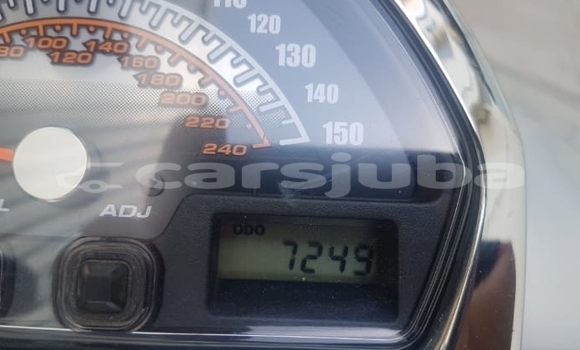 Nunua Ilio tumika Suzuki Boulevard Silver Bike ndani ya Juba nchini South Sudan Nunua Ilio tumika Suzuki Boulevard Silver Bike ndani ya Juba nchini South Sudan