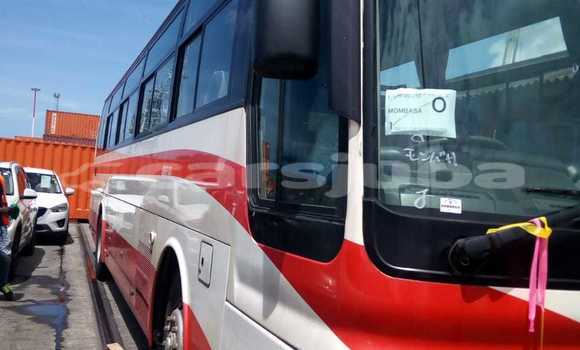 Buy Used Mitsubishi Van Red Truck in Yei in South Sudan Buy Used Mitsubishi Van Red Truck in Yei in South Sudan